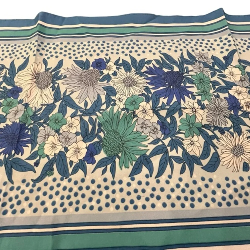 Vintage 80s Shawl Scarf Blue White Florals Cottagecore  41